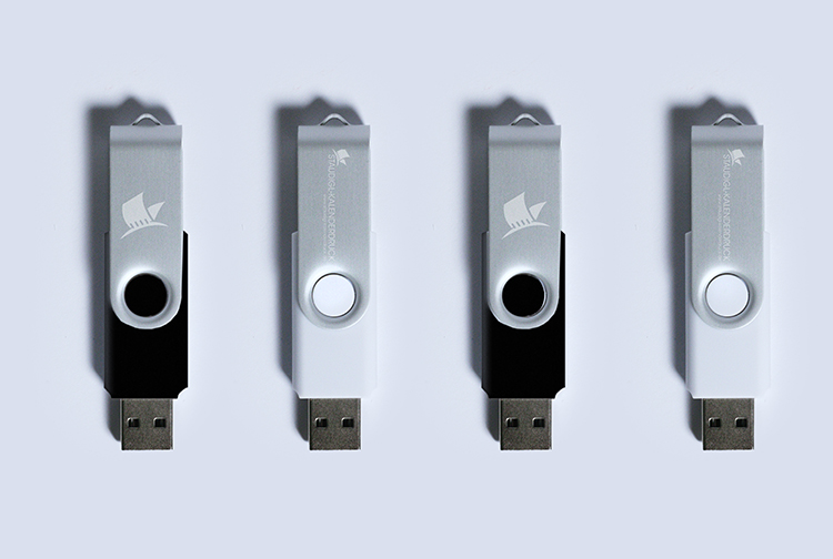 Farbige USB-Sticks mit Logo